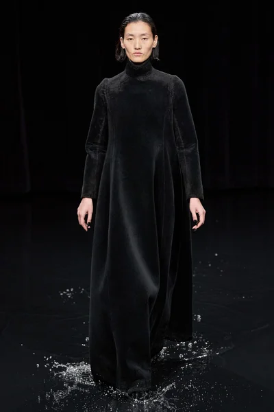 Look 1